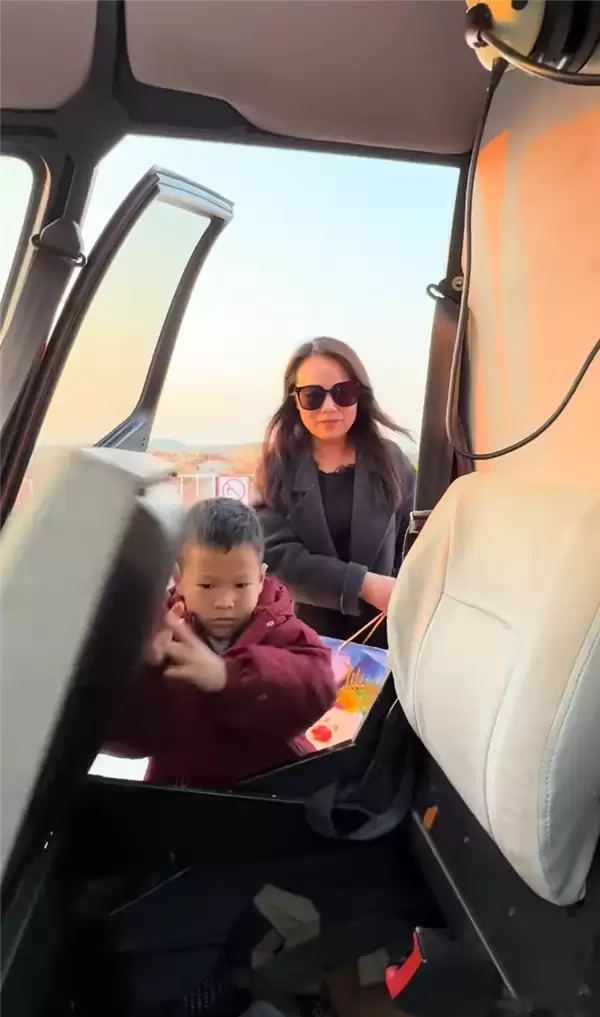 男子开飞机带家人回老家过元旦 80多公里路程只要15分钟