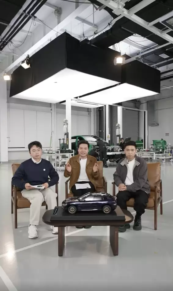 雷军:小米 YU7 汽车又成了新的一代的爆款车型