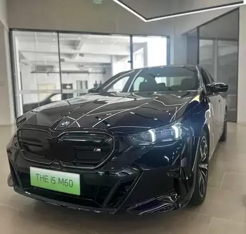 宝马全系大幅降价，最高降幅超30万