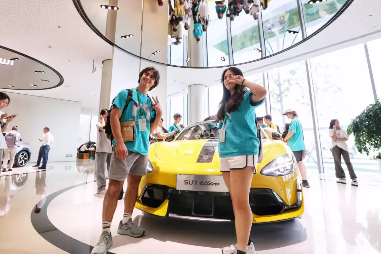 “虎妈”、网红都想看 美媒关注小米工厂参观热：中国最难抢的名额