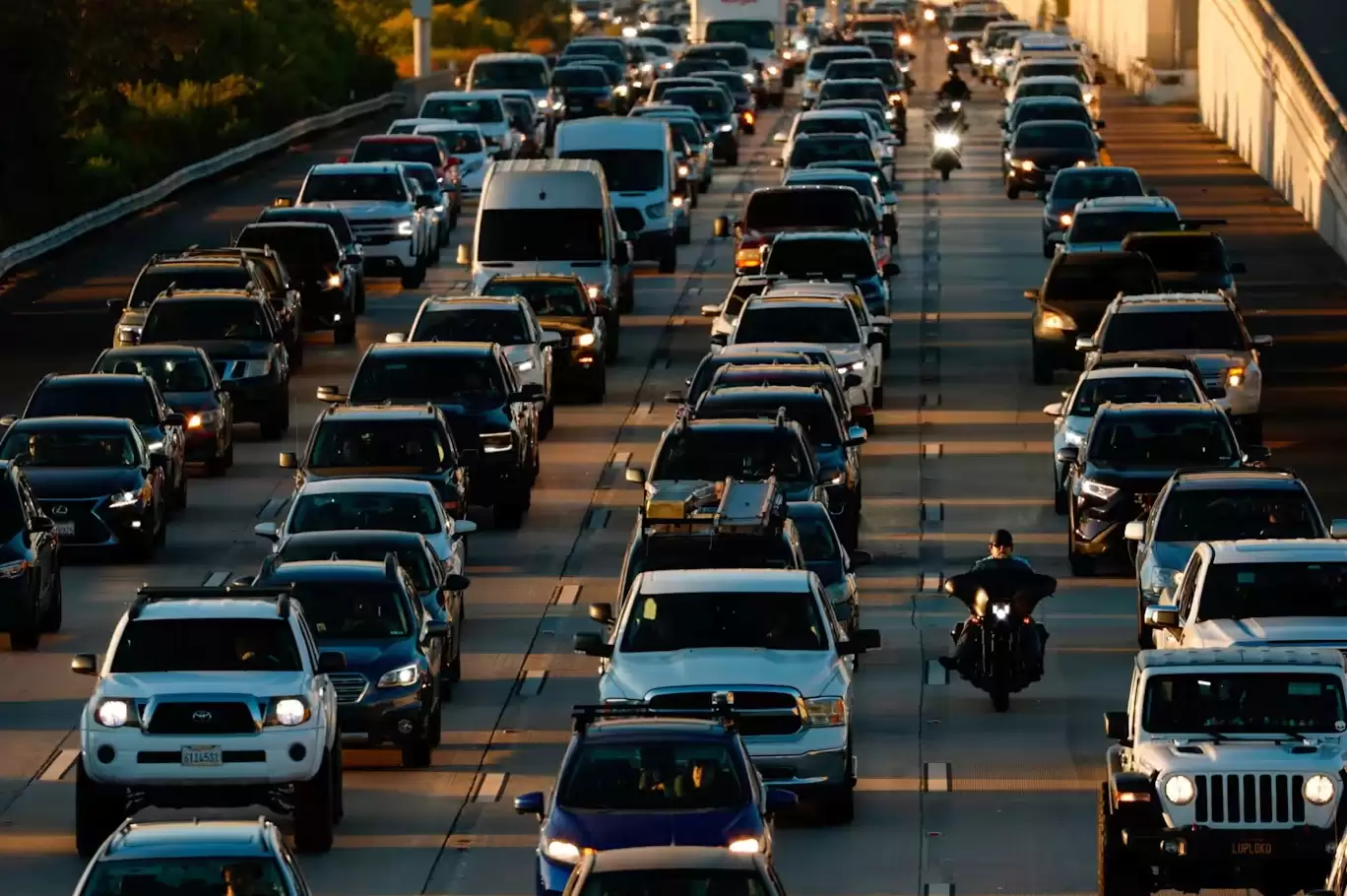 英媒：全球需求降温，2026年电动汽车销量将创六年来最慢增速