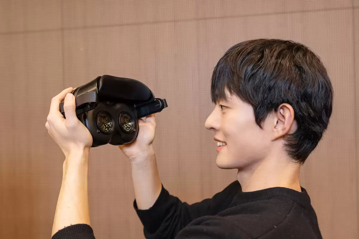 三星显示 CES 2026 秀肌肉:AI OLED 机器人、耐低温车载屏等显示技术亮相