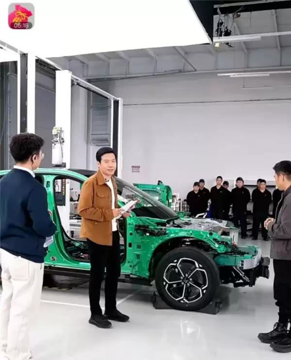 胡锡进谈雷军拆车直播：回归本源 回归专业