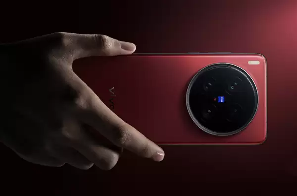 7000mAh大电池！vivo X300s配置曝光：1.5K大直屏+2亿主摄