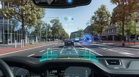 智能座舱加速演进：集成化、多模态、AI驱动的沉浸式交互新体验