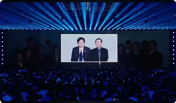 陈年又当雷军“榜一大哥”:看了四个半小时的直播