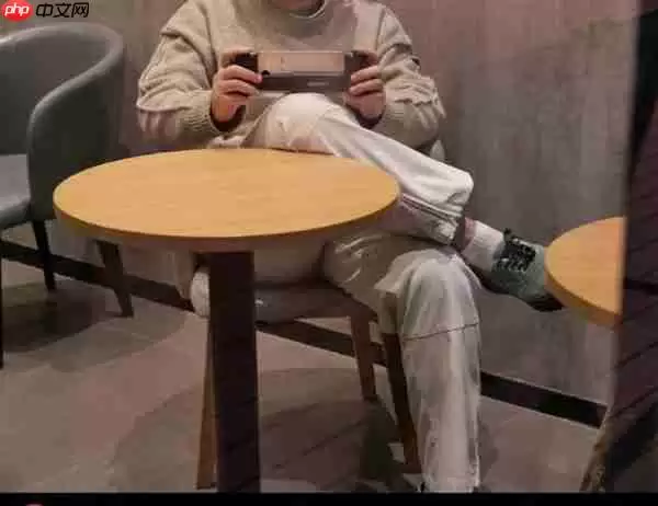 真我Neo8真机偷跑:觉醒光环+金属中框 辨识度拉满