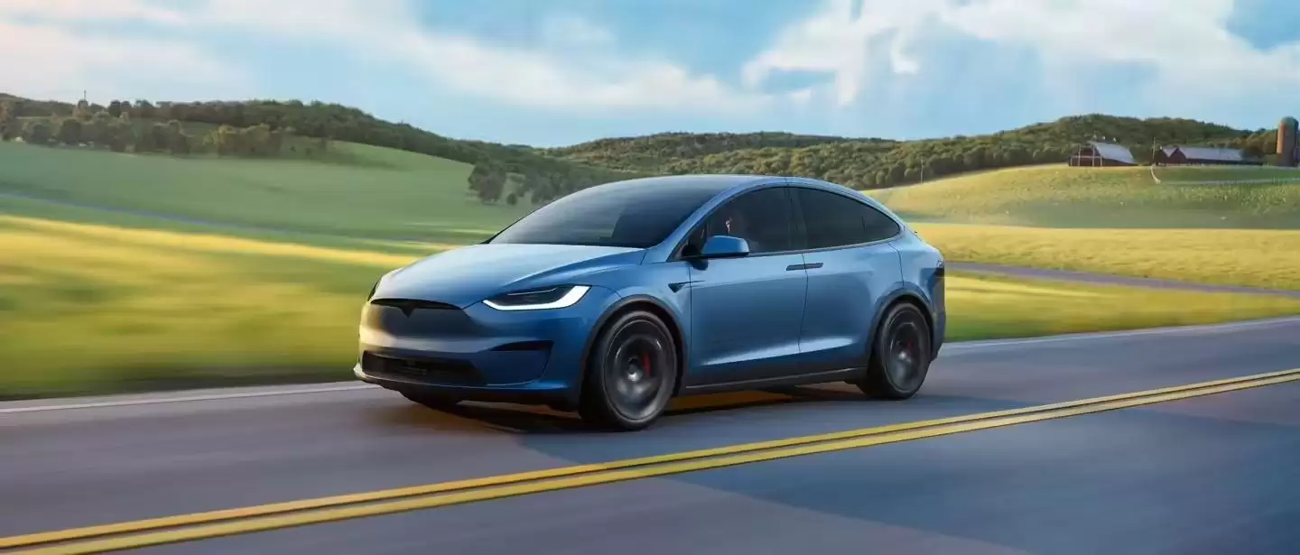 Model X迎头相撞半挂车致一家四口丧命，家属起诉特斯拉并点名马斯克夸大宣传辅助驾驶为“自动驾驶”