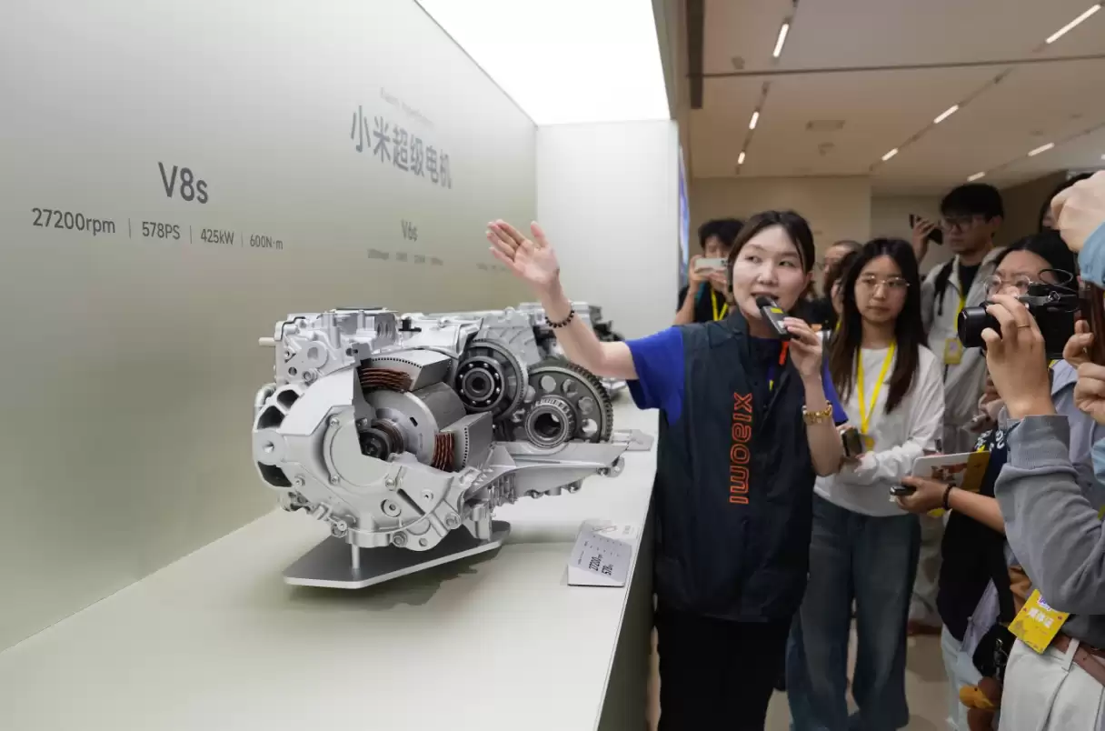 “虎妈”、网红都想看 美媒关注小米工厂参观热：中国最难抢的名额