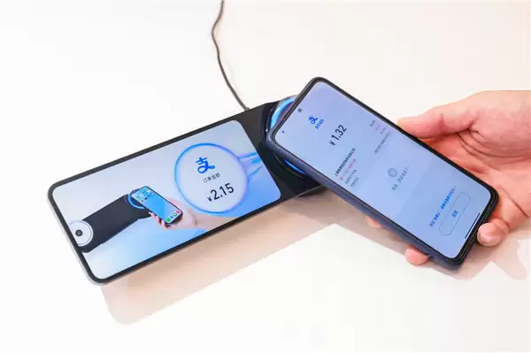 支付宝碰一下日支付破亿，创新交互引领全球数字支付新潮流