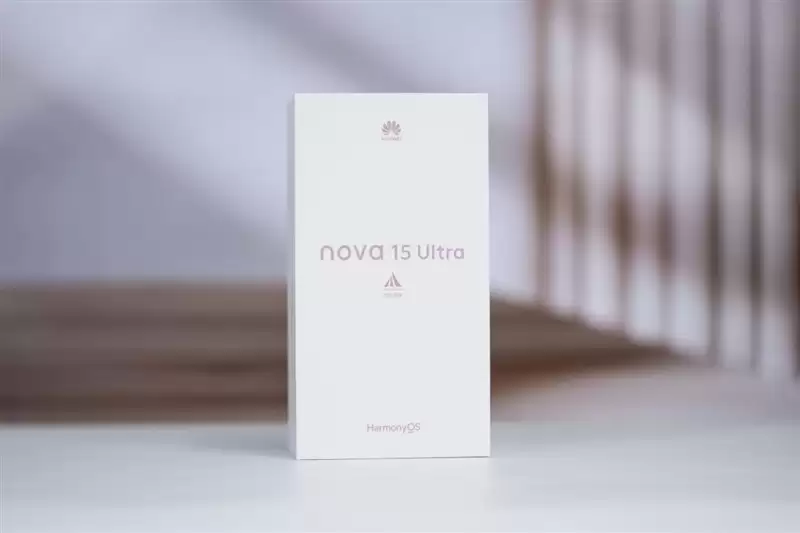 前后双红枫上阵 华为nova 15 Ultra全面评测：年轻人的影像轻旗舰！