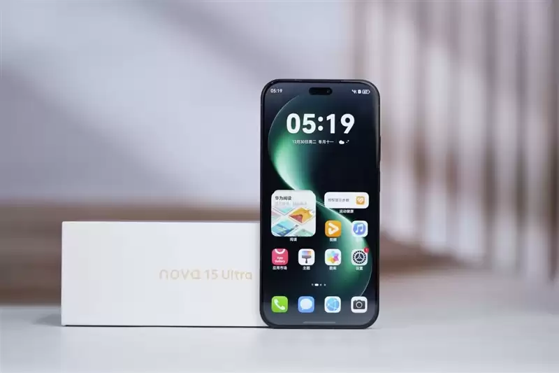 前后双红枫上阵 华为nova 15 Ultra全面评测：年轻人的影像轻旗舰！