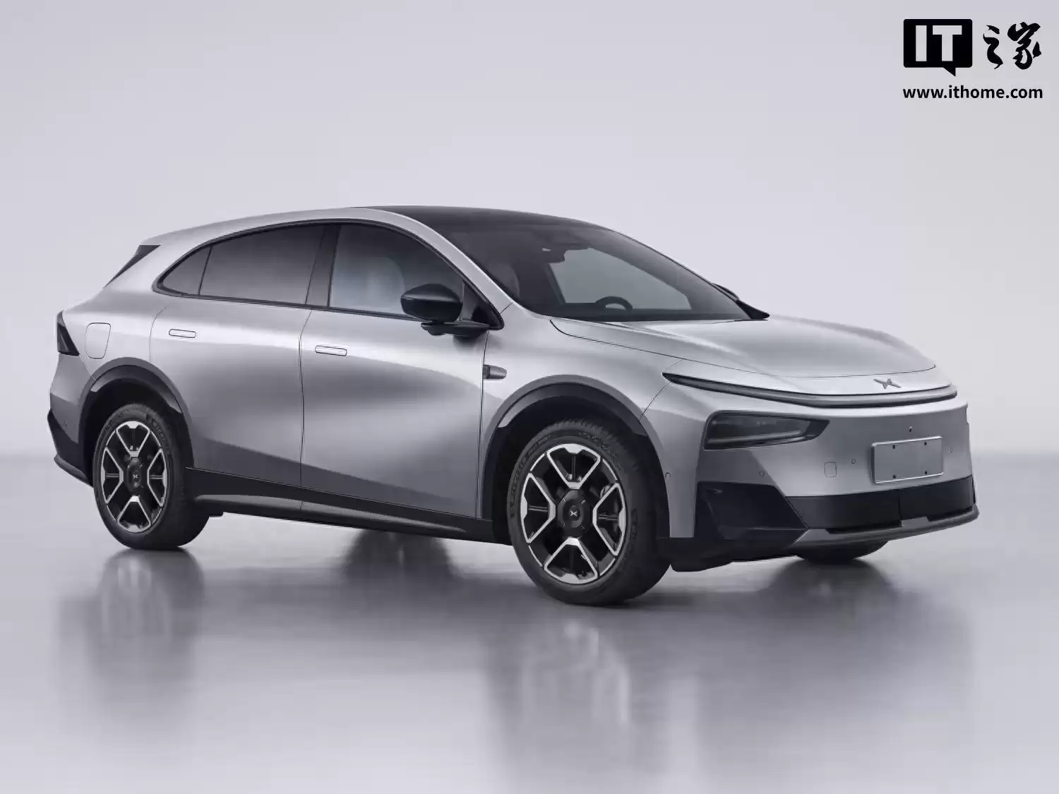 小鹏G7超级增程SUV全系标配主动降噪技术ENC+RNC，增程器AI控制振动最高降低50%