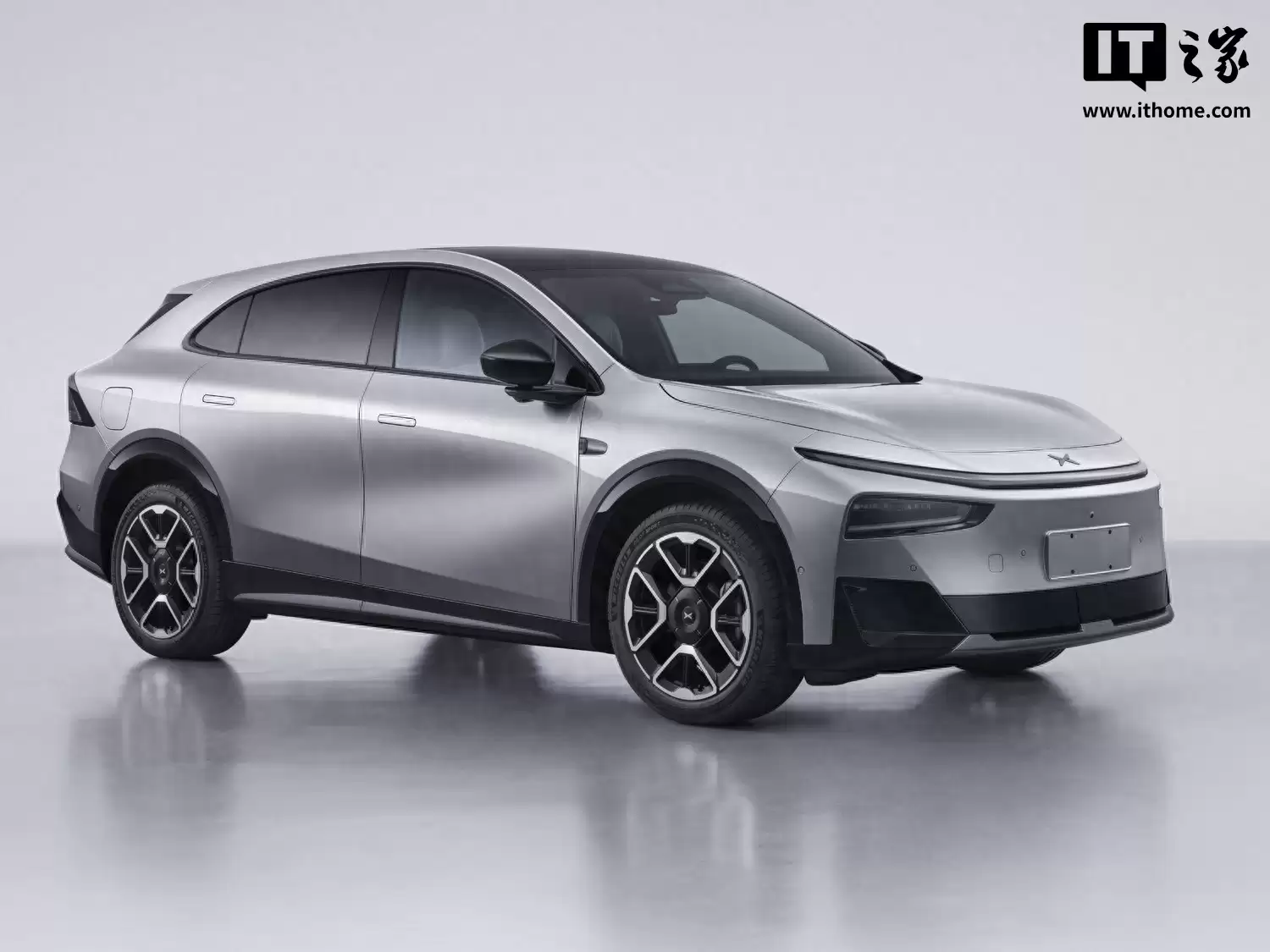 小鹏 G7 超级增程 SUV 全系标配主动降噪技术 ENC+RNC，增程器 AI 控制振动最高降低 50%