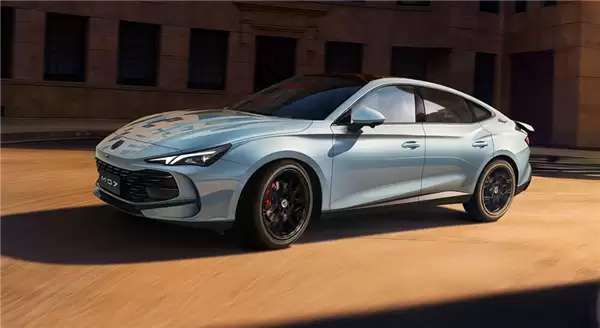 高管称决不放弃燃油车!全新MG7上市:限时11.69万起