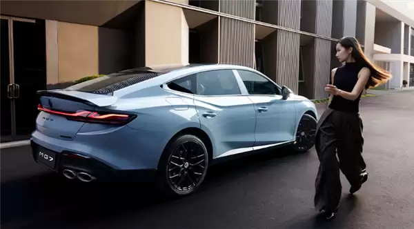 高管称决不放弃燃油车!全新MG7上市:限时11.69万起