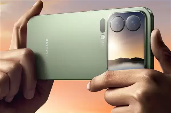 小米神秘全能大屏机曝光：8K硅基电池+极窄四等边直屏