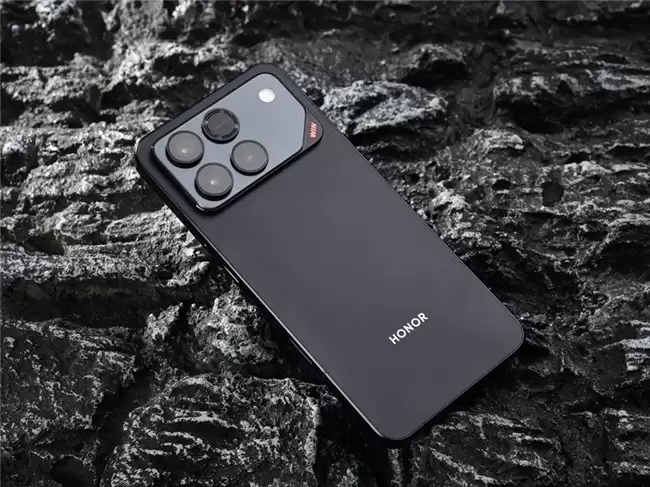 2025性价比高的手机推荐 配置与价格均衡之选