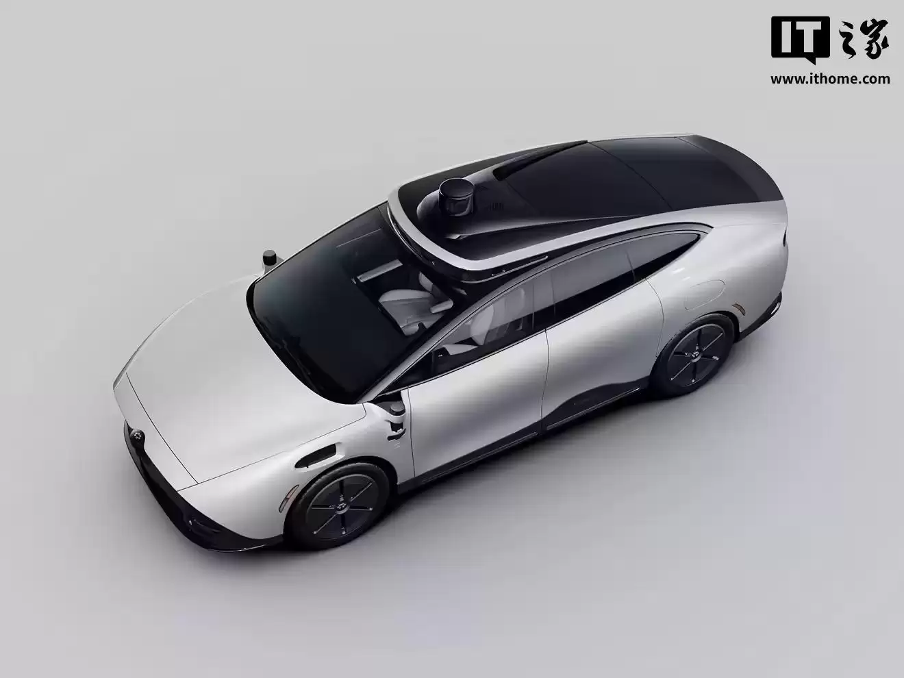 全球首款自动驾驶可折叠方向盘问世，可自动收起为乘客腾空间