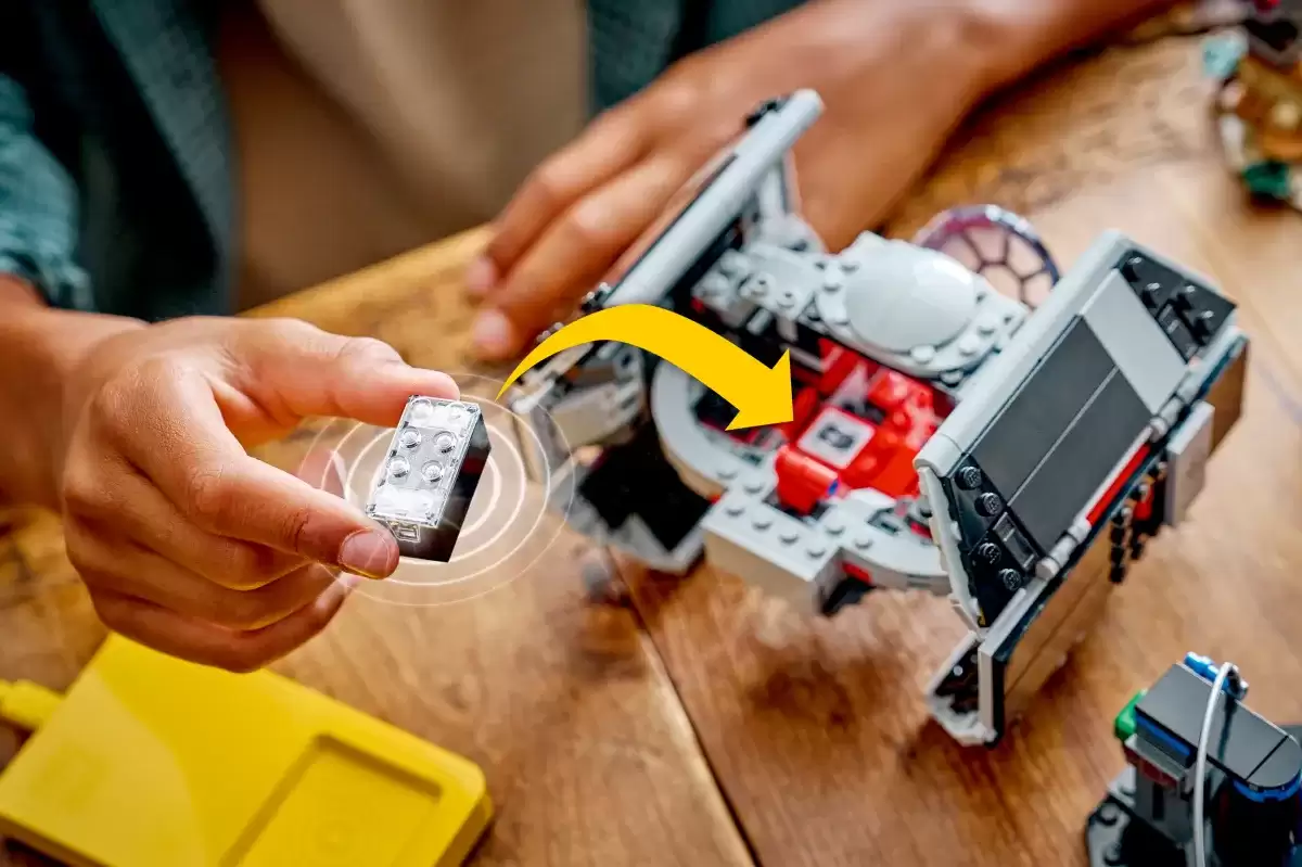 乐高 50 年来最具颠覆性创新：内置电脑的“智能积木”登场，无线充电 + 蓝牙组网