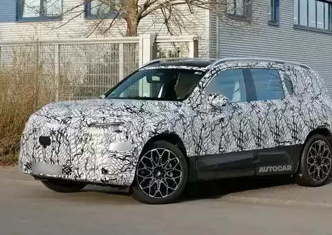 全新奔驰GLB路试曝光：本土化设计引热议