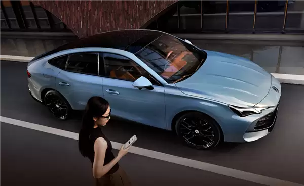 高管称决不放弃燃油车!全新MG7上市:限时11.69万起