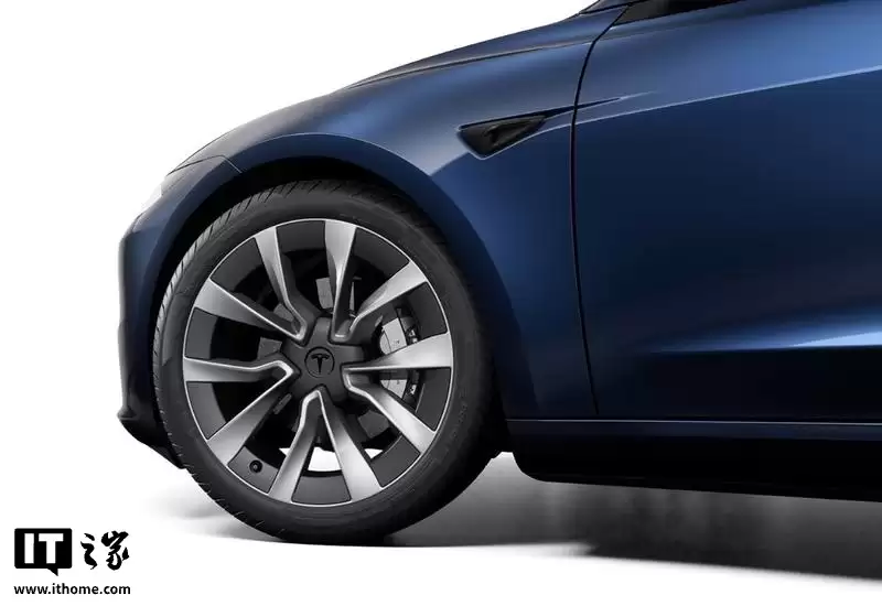 特斯拉中国新增 7 年低息购车、Model Y L 上线 5 年 0 息、Model 3 新增“海洋蓝”车漆