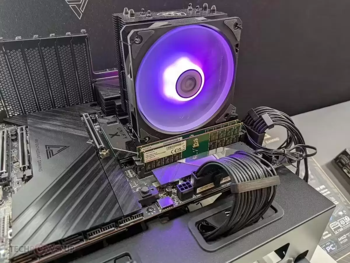 微星展示256GB双槽CUDIMM主板：支持单条128GB，内存超频性能提升63%