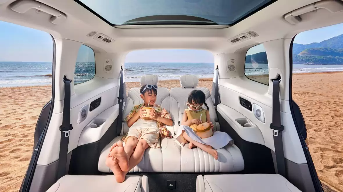 17.38万起！吉利银河M9：三排真平等，续航1505km的家用头等舱