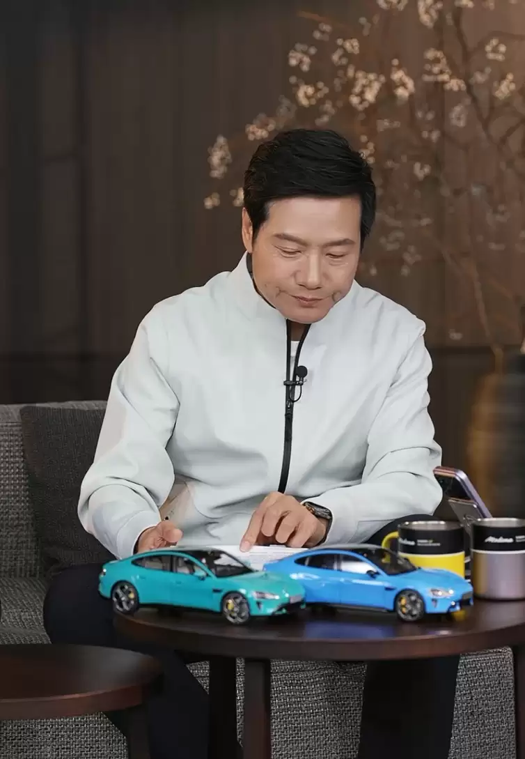 雷军回应小米 SU7 两年换‘：算中等偏慢，SU7 卖得这么好 改款一定要稳