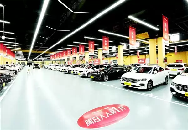 平台保障 + 优质服务,懂车帝让武汉准新婚夫妇放心、开心买二手车