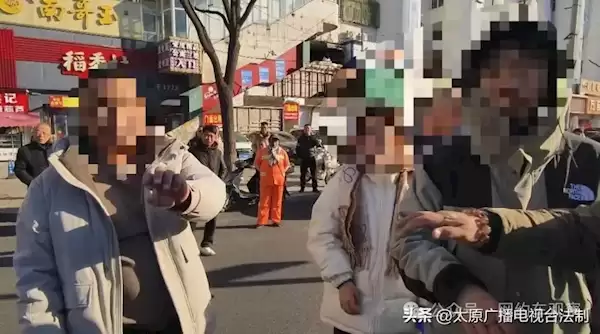 因电量不足没办法开空调 三名乘客和网约车司机当街互殴