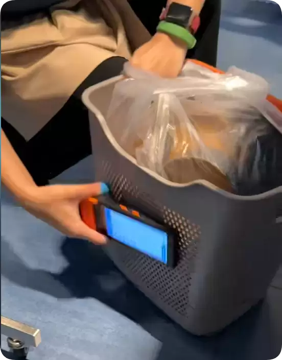 科技感拉满！海底捞上线“扫码结算”：餐盘内植入食材价格芯片