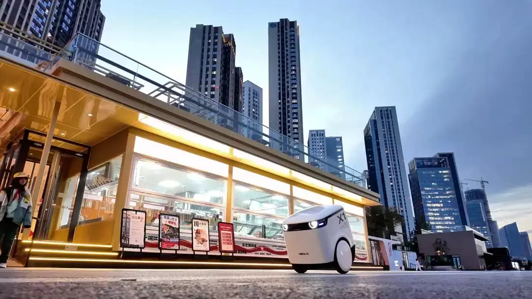 新石器 X1 无人车 CES 2026 发布：小巧尺寸能坐电梯，物流配送到家