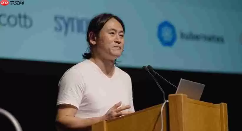 这位超爱《疯狂麦克斯》的韩国创业者 希望靠「自研AI芯片」挑战辉达