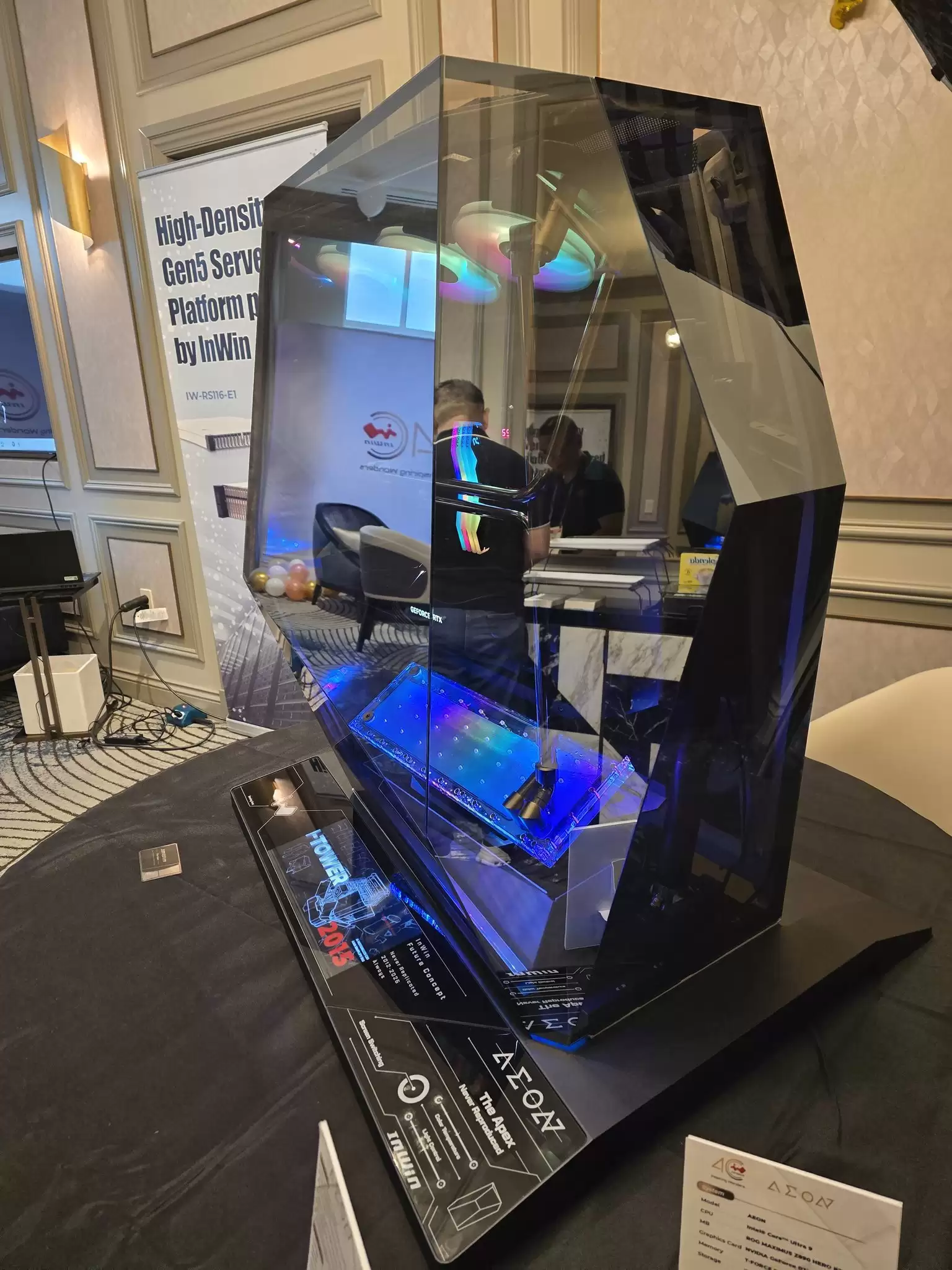 第 12 代 Signature 形象机，迎广 Aeon 亮相