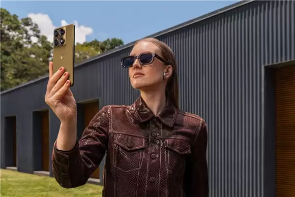 moto Signature来了：全球最薄骁龙8 Gen5手机 薄至6.99mm