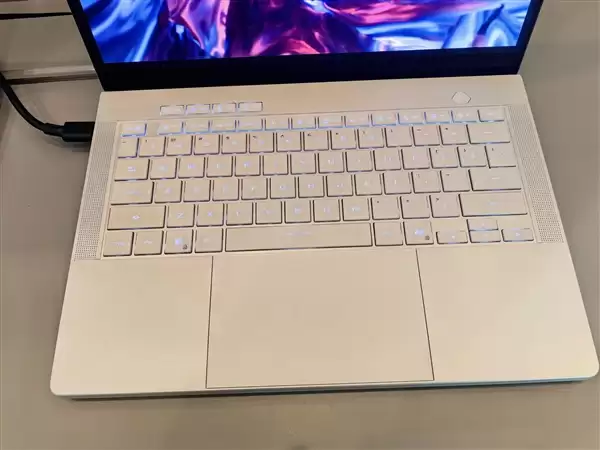 华硕发布ROG幻14/16 Air 2026款:升级星云原画屏、最高RTX 5090