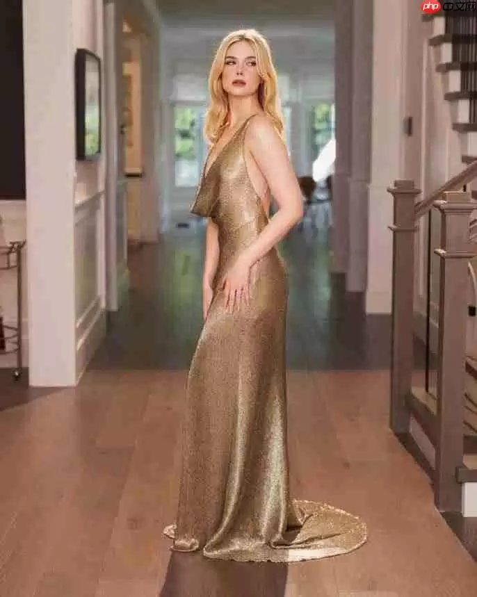 艾丽范宁活动写真图赏 穿深V长裙秀绝美腰臀