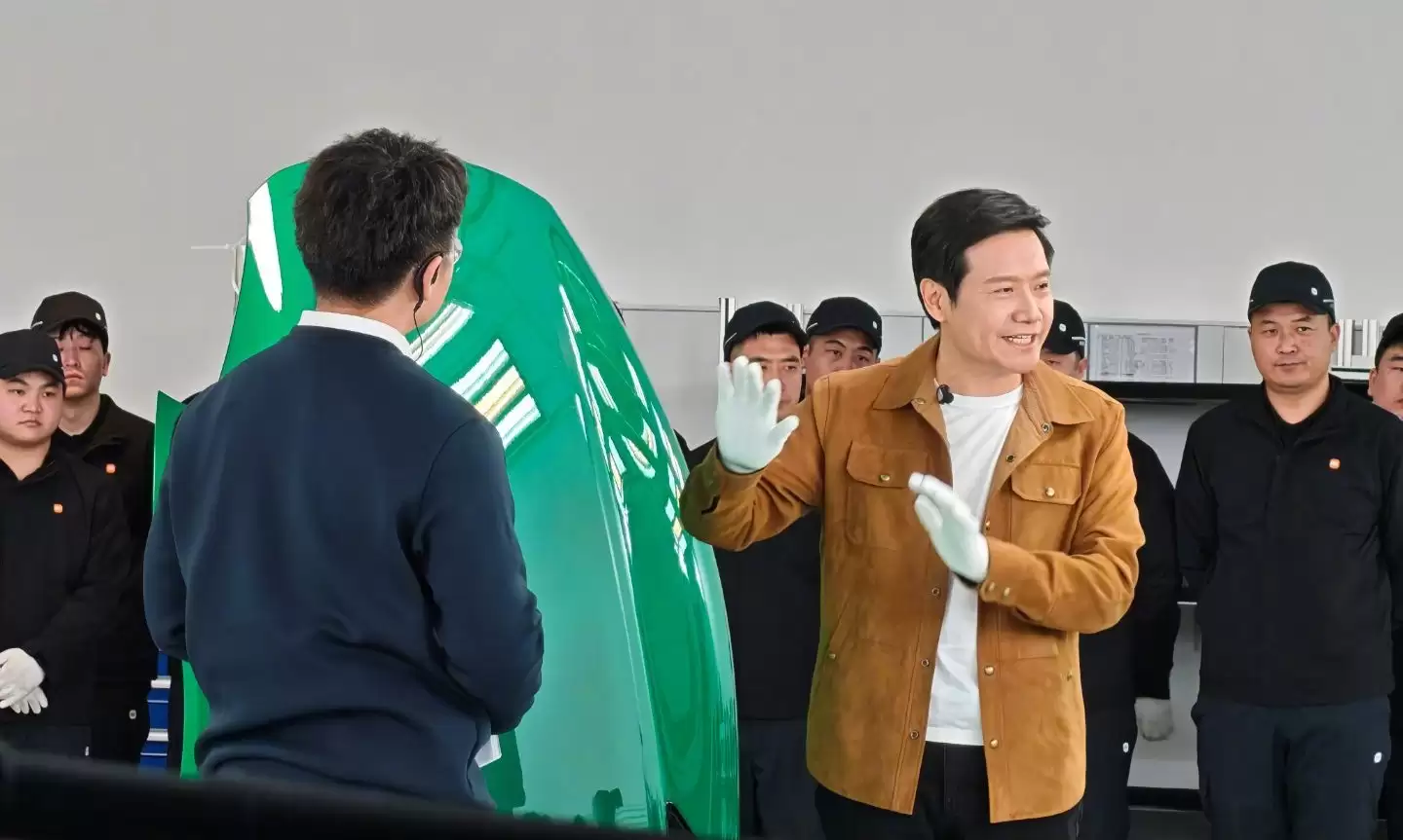 小米汽车41万辆收官 首次盈利！雷军立55万Flag，四款新车轰炸增程市场