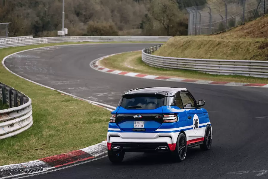 法国车企Ligier宣称打破纽北赛道最慢纪录：四轮微车取得28分25.8秒圈速