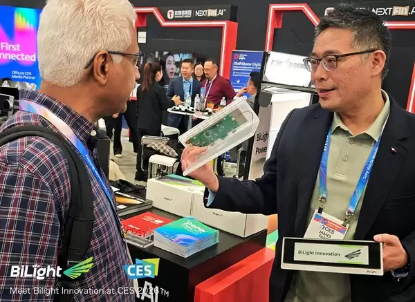 翼创新全球唯一无锂电池电子桌牌亮相CES，引领办公绿色升级