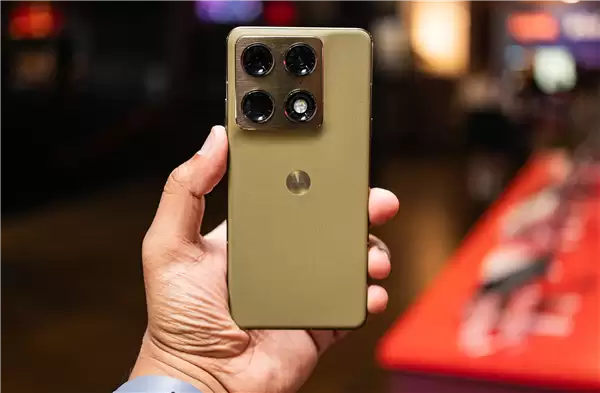 moto Signature来了：全球最薄骁龙8 Gen5手机 薄至6.99mm