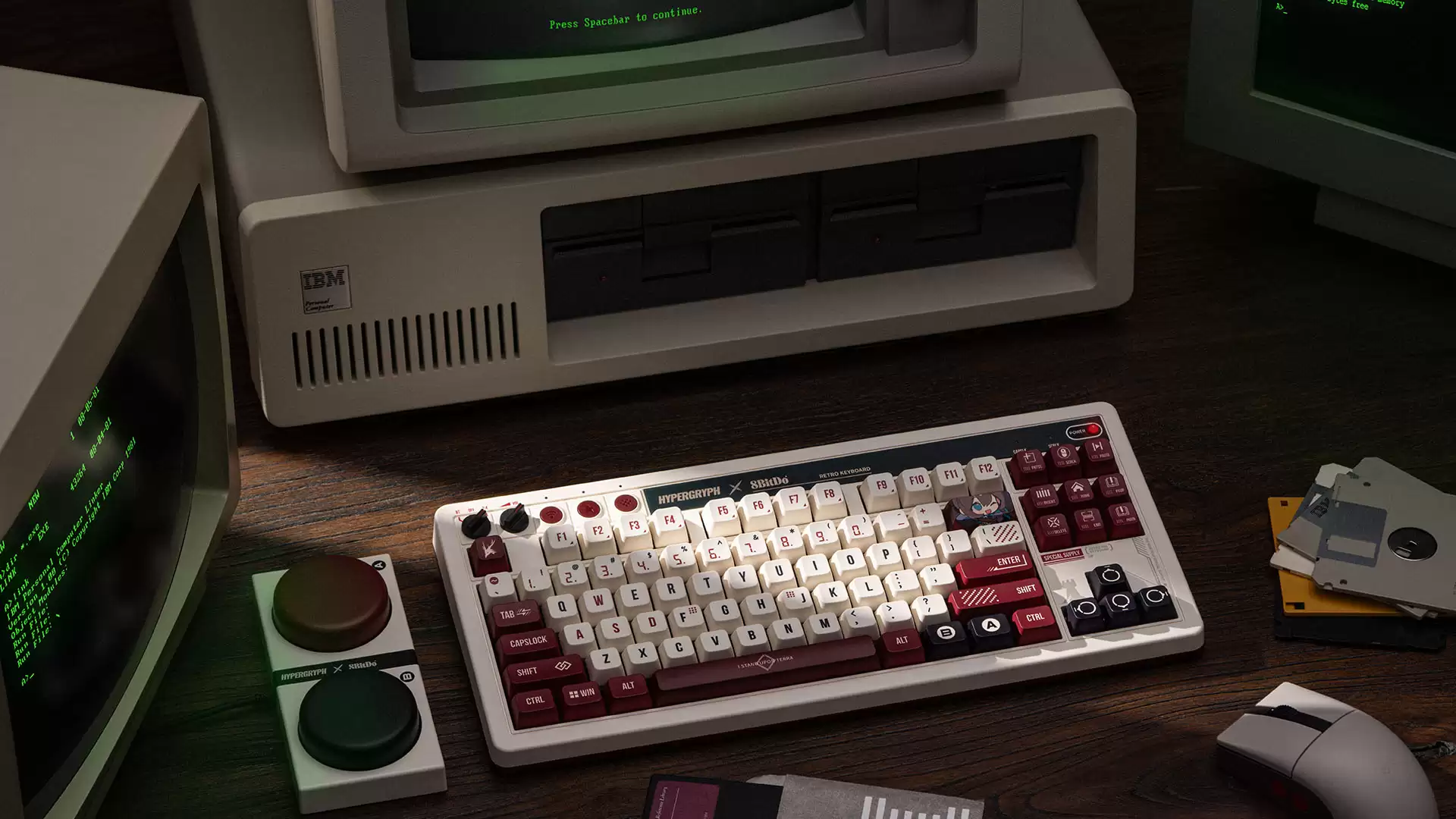 鹰角网络 × 八位堂 Retro 87 复古键盘新春周边套装发布，499 元