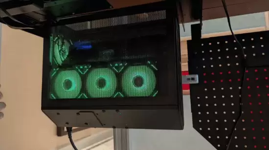 联力DK-B电竞桌:一体机箱集成设计,2026年上市