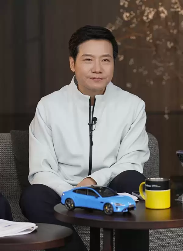 雷军回应为了一个杯子开15次会：不是专门为杯子开会 只是会议中讨论过