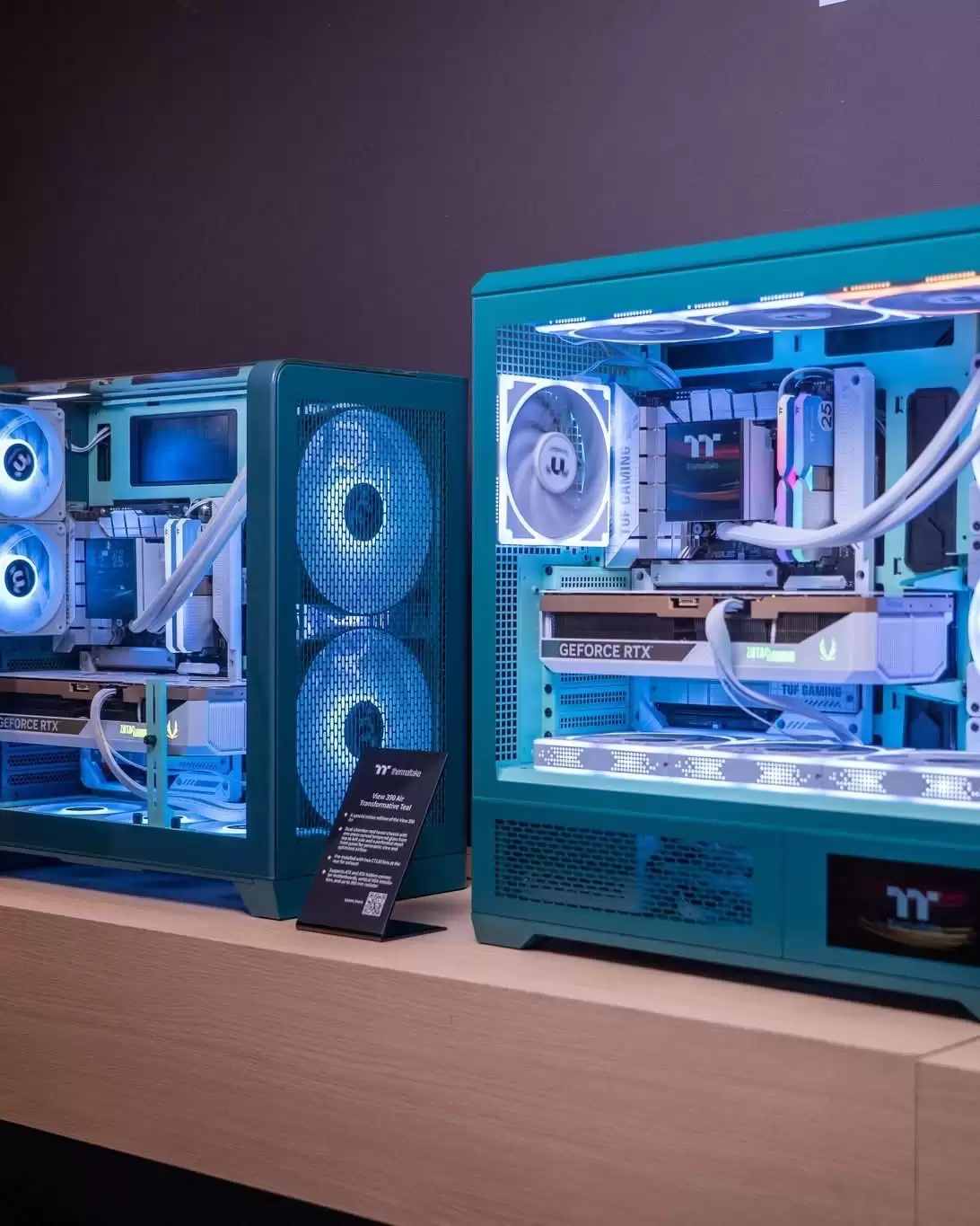 2026 年度色彩:曜越推出“变革青”配色机箱新品