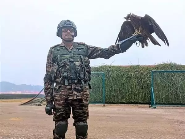 传统艺能不能丢 印度阅兵彩排又见摩托车“叠罗汉”