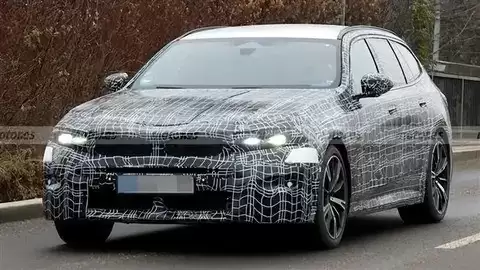 全新宝马5系旅行版测试车曝光，2027年发布