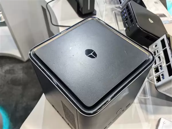 雷神MIX+STATION迷你主机亮相：搭载AMD AI Max+ 395处理器